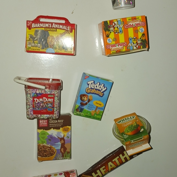 ONE, (RANDOMLY SELECTED) HAND-MADE, MINI-BRAND, REFRIGERATOR, MAGNET - Picture 4 of 10